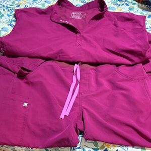 Figs Women's Magenta Scrub Set: large bottom, medium top